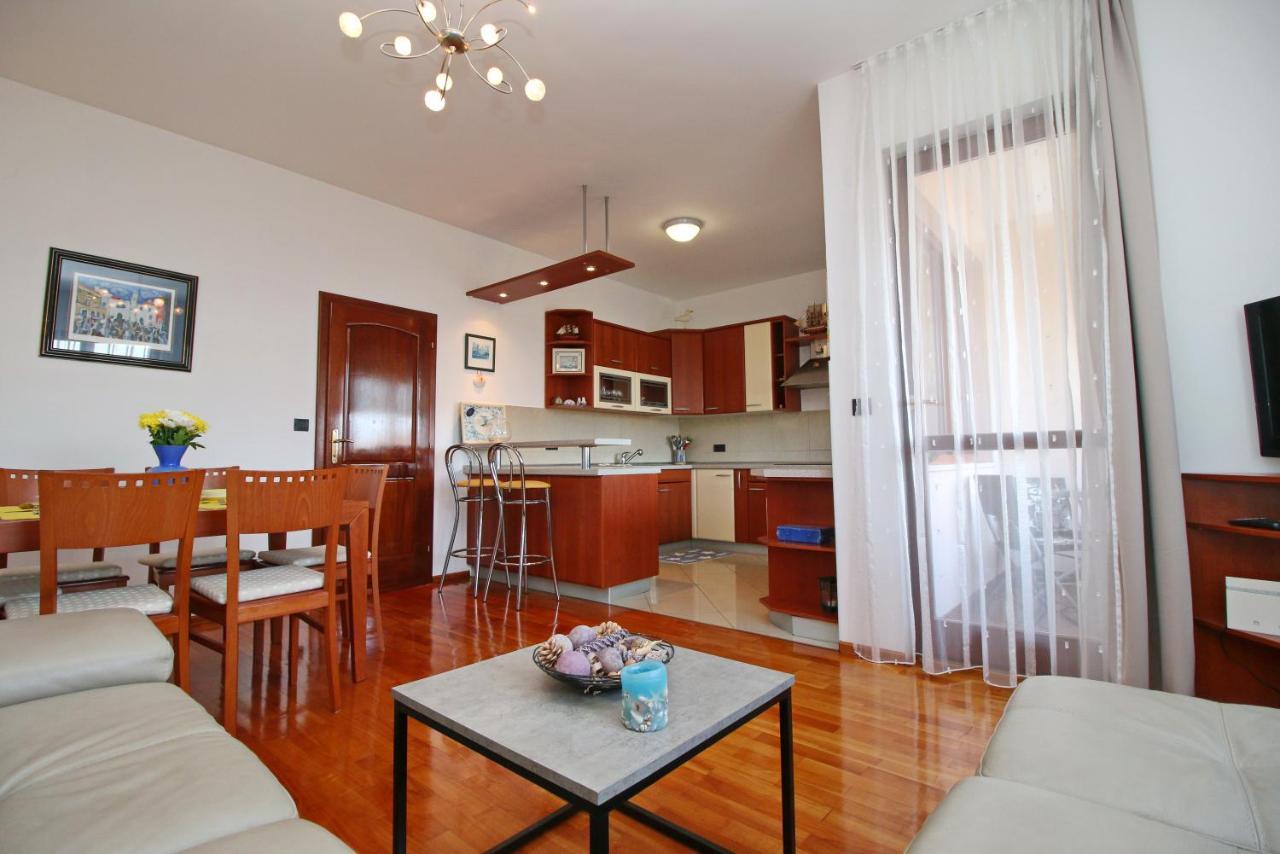 Polo Apartments Rovinj Exterior photo